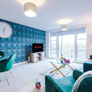 Apartment Brand New Elegant & Stylish, Chester