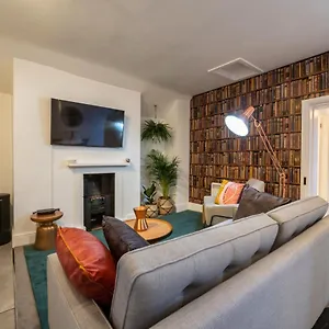 Apartment Contemporary On The Historic Rows, Chester